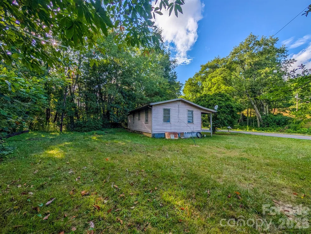 172 Lower Browns Creek Road Burnsville, NC 28714