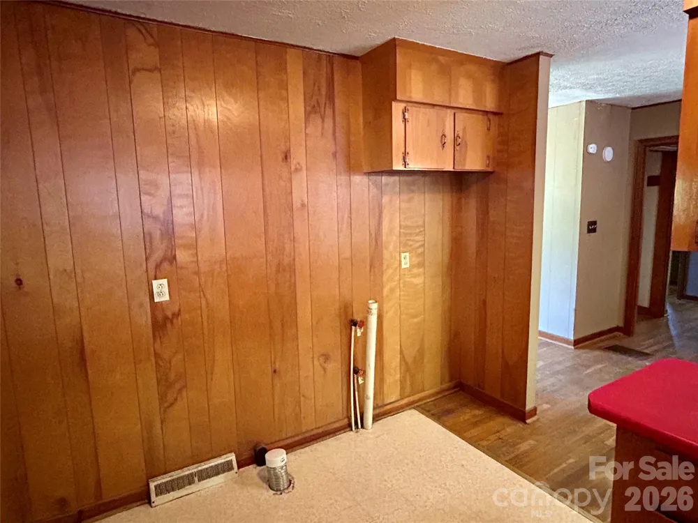 169 Double Island Road Burnsville, NC 28714