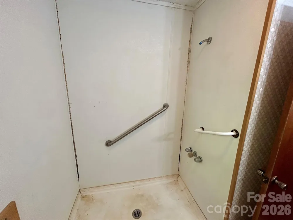 169 Double Island Road Burnsville, NC 28714