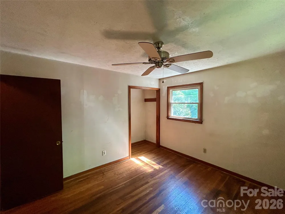 169 Double Island Road Burnsville, NC 28714