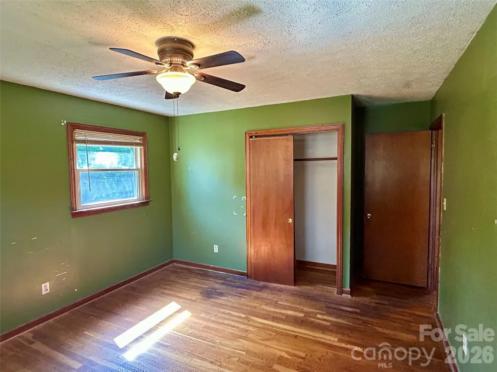 169 Double Island Road Burnsville, NC 28714