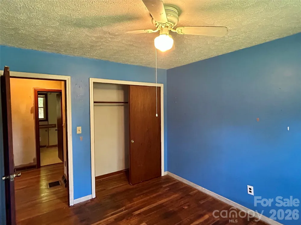 169 Double Island Road Burnsville, NC 28714