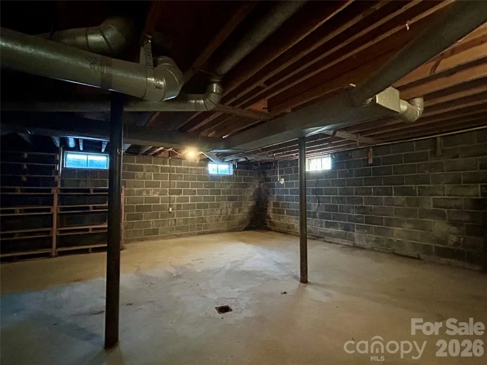 169 Double Island Road Burnsville, NC 28714