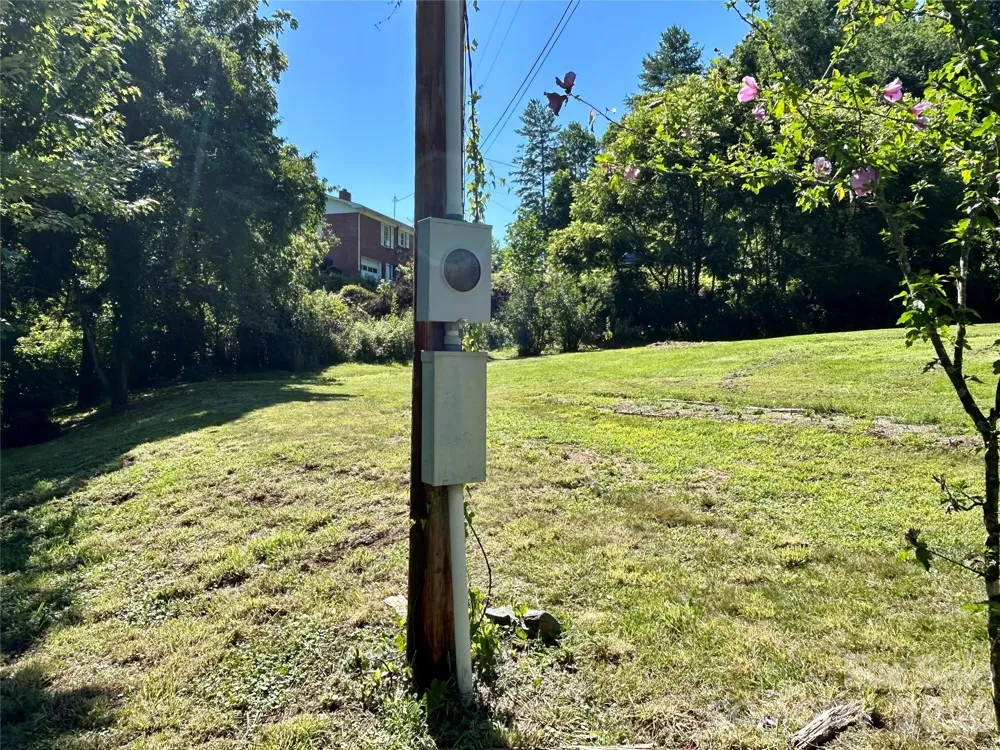 169 Double Island Road Burnsville, NC 28714
