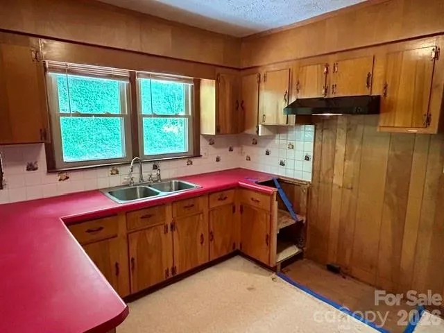 169 Double Island Road Burnsville, NC 28714