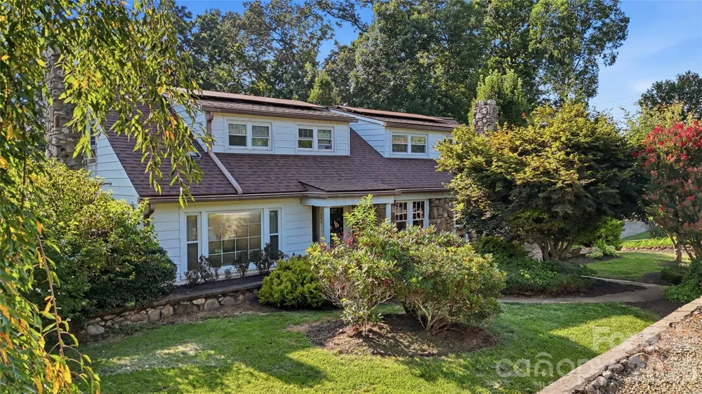 1686 Dutch Cove Road Canton, NC 28716