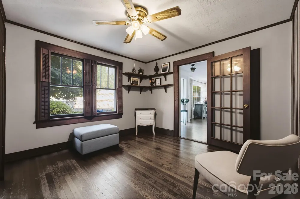 1686 Dutch Cove Road Canton, NC 28716