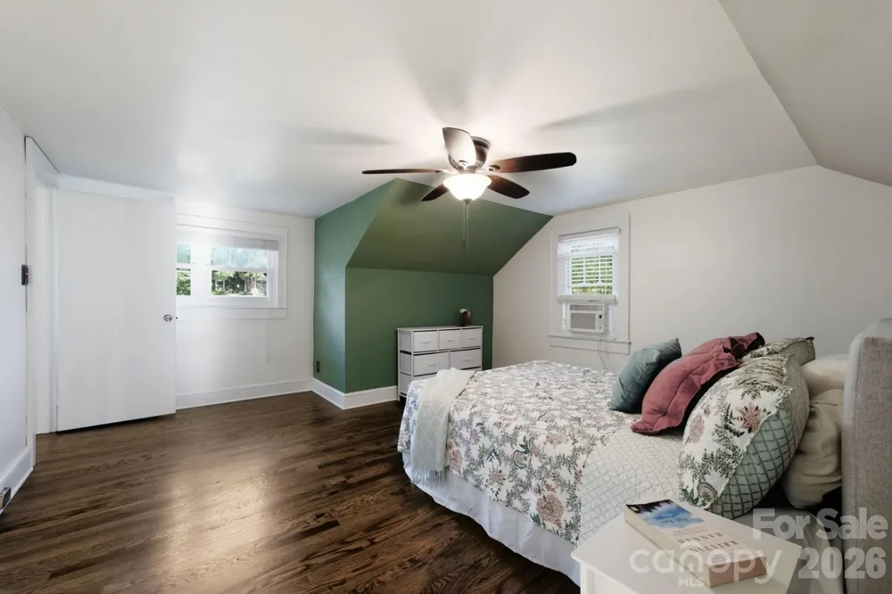 1686 Dutch Cove Road Canton, NC 28716