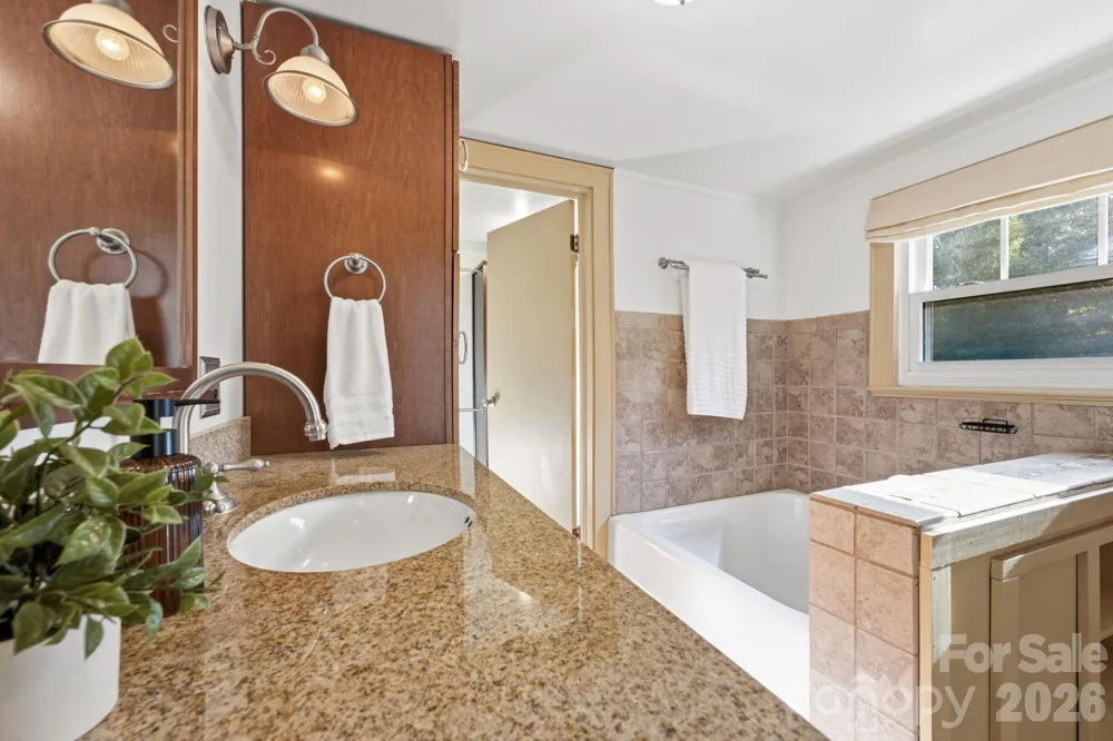 1686 Dutch Cove Road Canton, NC 28716