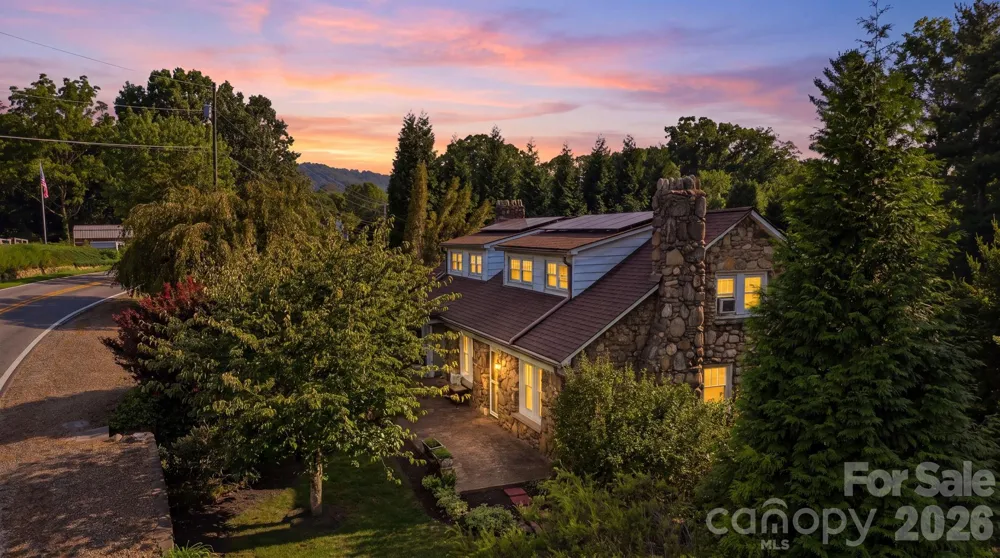 1686 Dutch Cove Road Canton, NC 28716