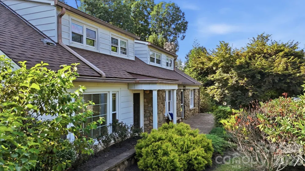 1686 Dutch Cove Road Canton, NC 28716