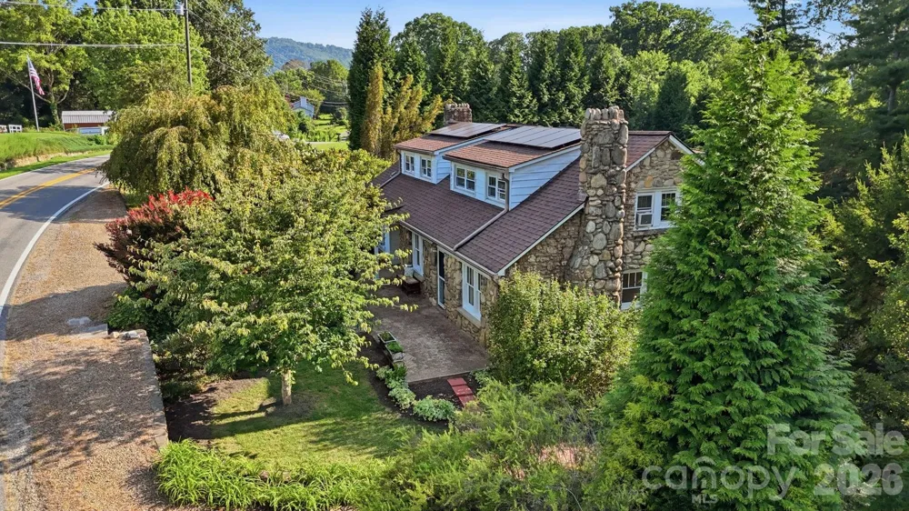 1686 Dutch Cove Road Canton, NC 28716