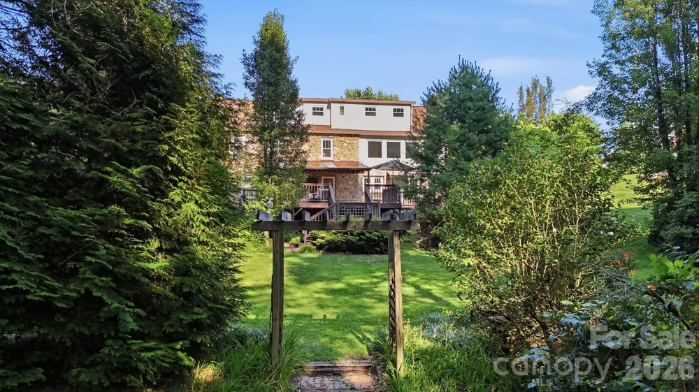 1686 Dutch Cove Road Canton, NC 28716