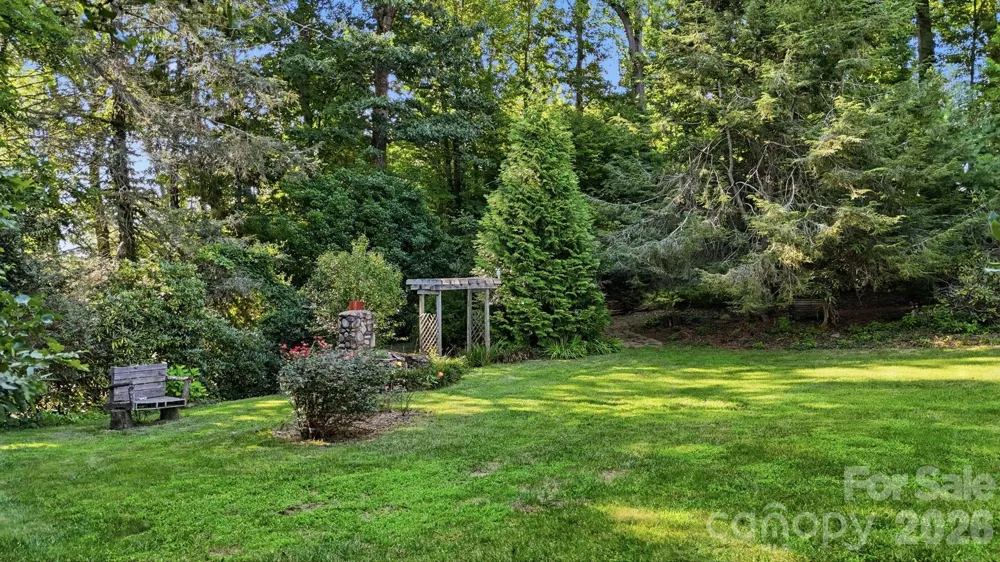 1686 Dutch Cove Road Canton, NC 28716