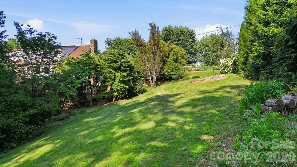 1686 Dutch Cove Road Canton, NC 28716
