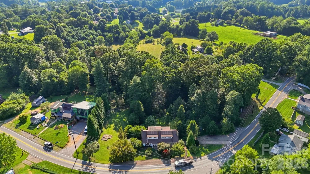 1686 Dutch Cove Road Canton, NC 28716