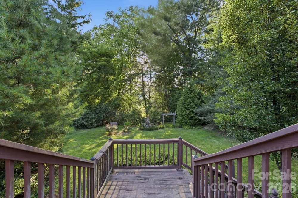 1686 Dutch Cove Road Canton, NC 28716