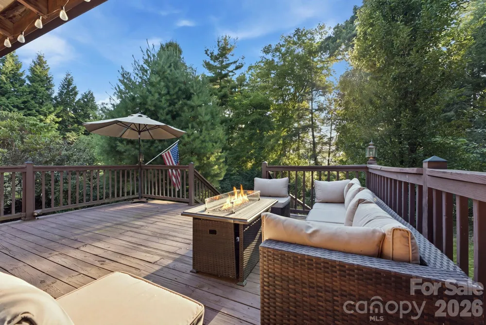 1686 Dutch Cove Road Canton, NC 28716