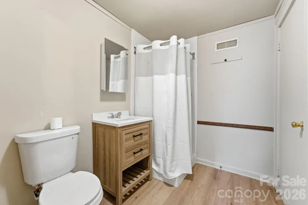 1686 Dutch Cove Road Canton, NC 28716