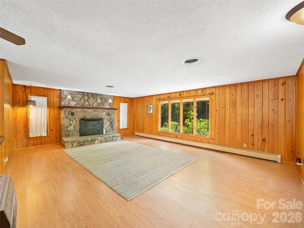 1065 Upper Pig Pen Road Green Mountain, NC 28740