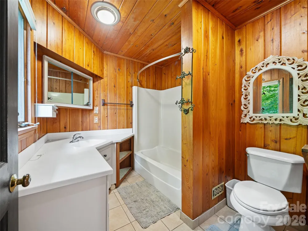 1065 Upper Pig Pen Road Green Mountain, NC 28740