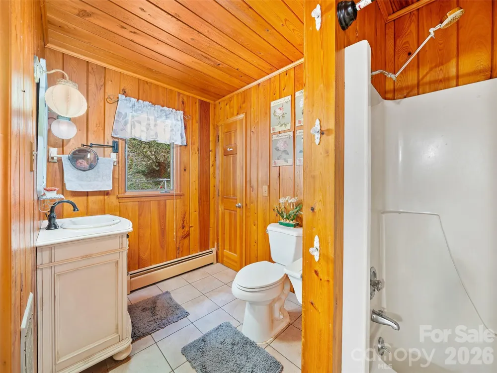 1065 Upper Pig Pen Road Green Mountain, NC 28740