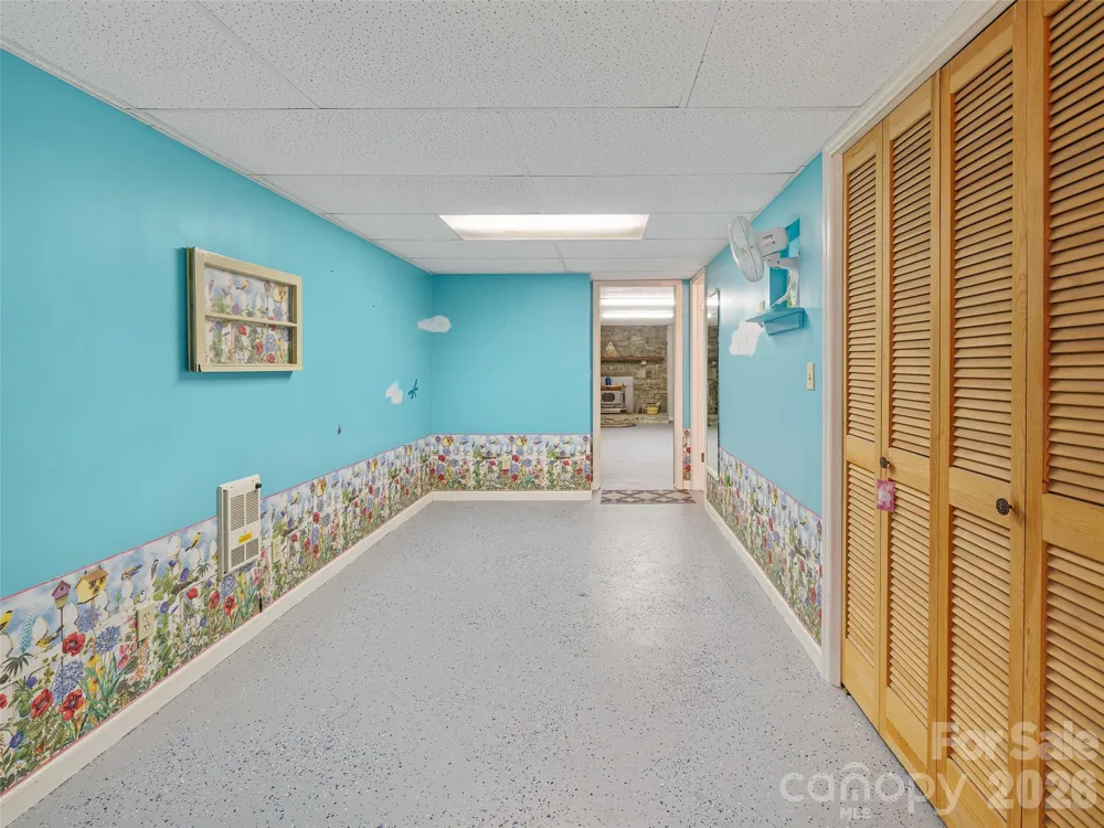 1065 Upper Pig Pen Road Green Mountain, NC 28740
