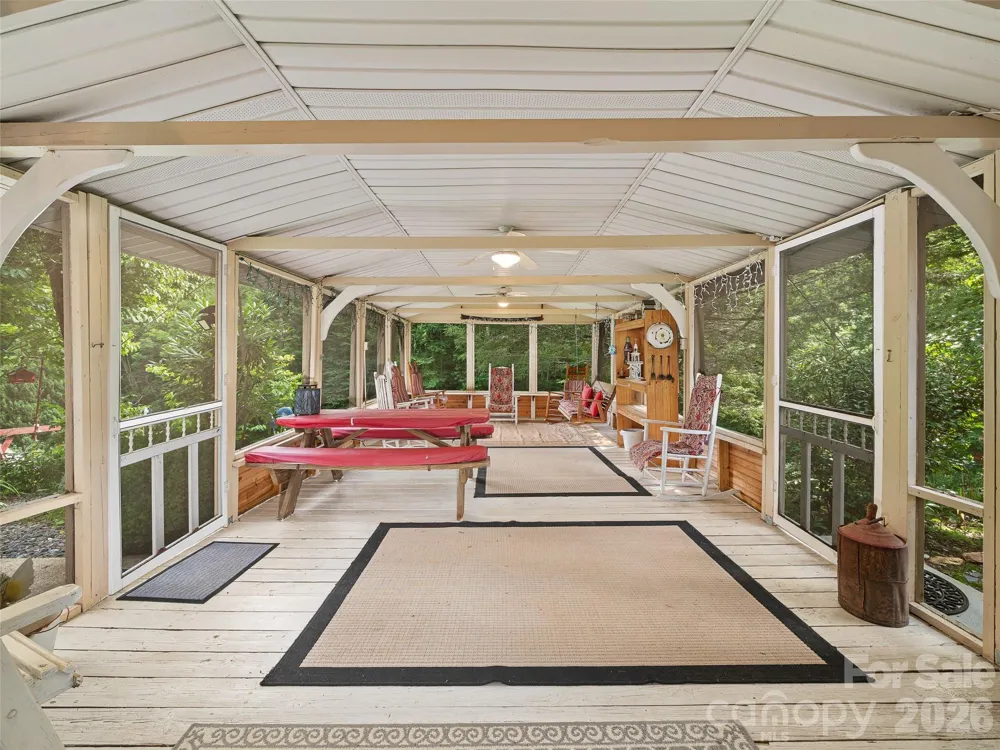 1065 Upper Pig Pen Road Green Mountain, NC 28740