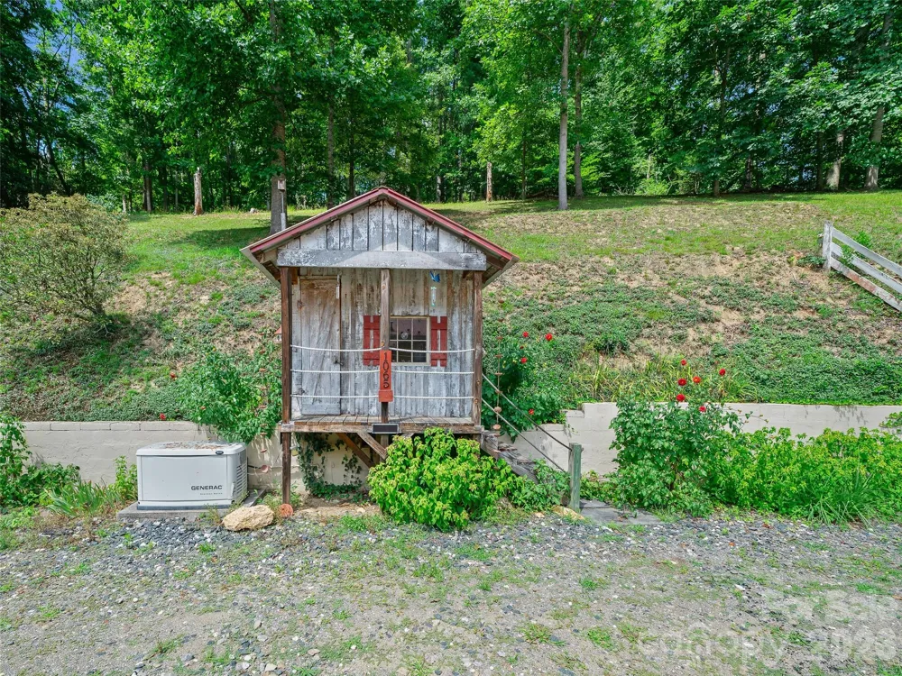 1065 Upper Pig Pen Road Green Mountain, NC 28740