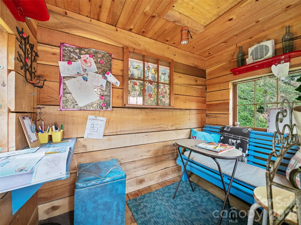 1065 Upper Pig Pen Road Green Mountain, NC 28740