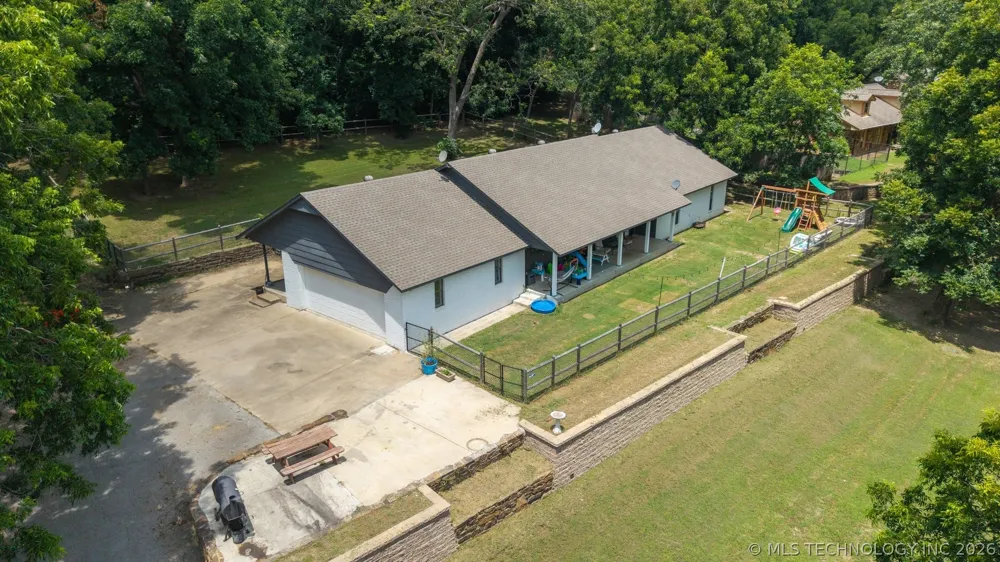 5200 S Robert Girten Road Chelsea, OK 74016