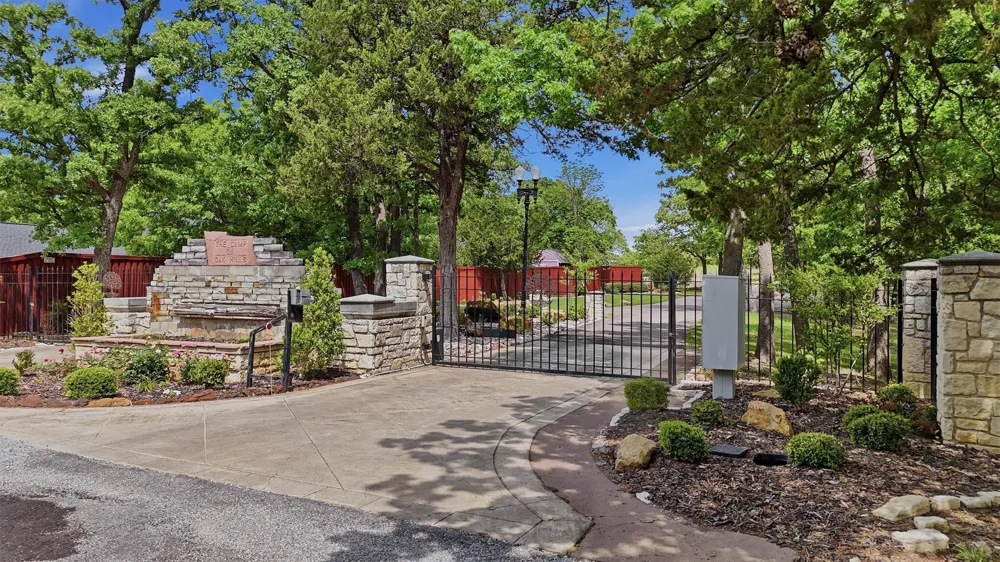 Oak Hills Drive Pottsboro, TX 75076
