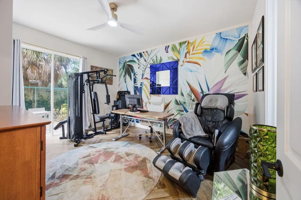 2465 NE 14TH ST Causeway Pompano Beach, FL 33062
