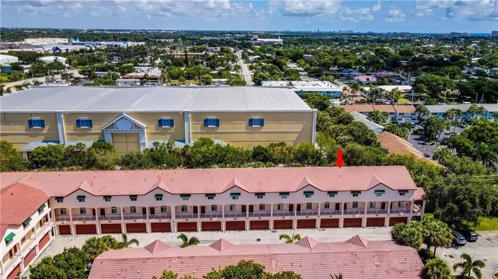 2465 NE 14TH ST Causeway Pompano Beach, FL 33062