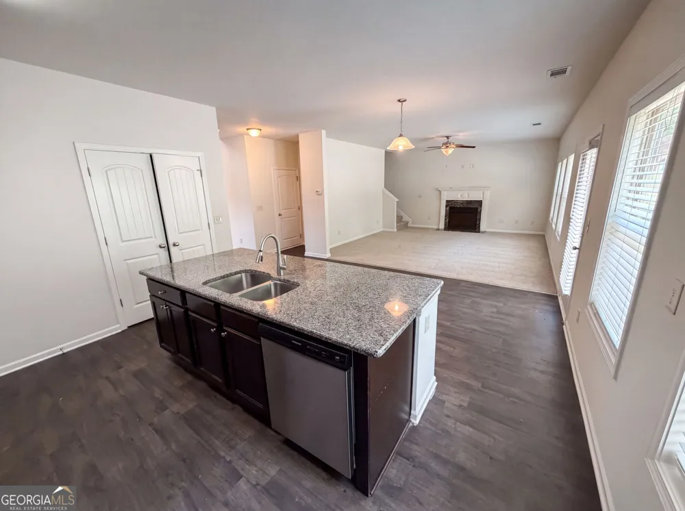 821 Walnut Woods DR Braselton, GA 30517
