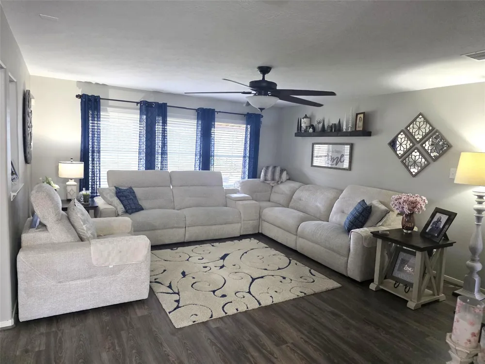 2301 Zavalla Drive Deer Park, TX 77536