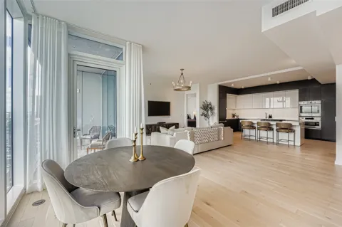 313 W 17th Street #1404