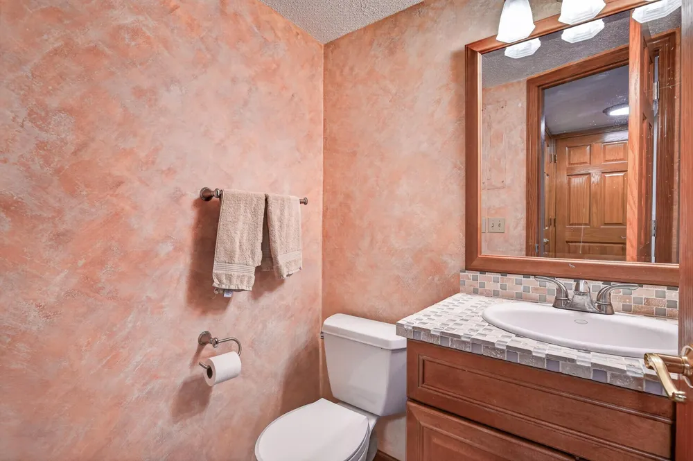 18661 Clear View Court Minnetonka, MN 55345