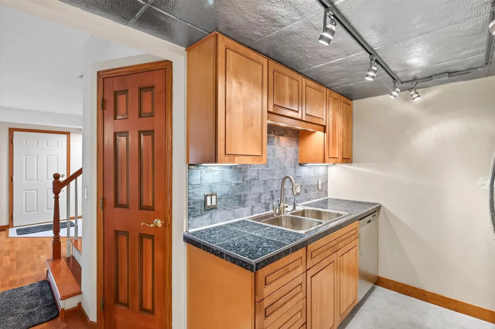 18661 Clear View Court Minnetonka, MN 55345