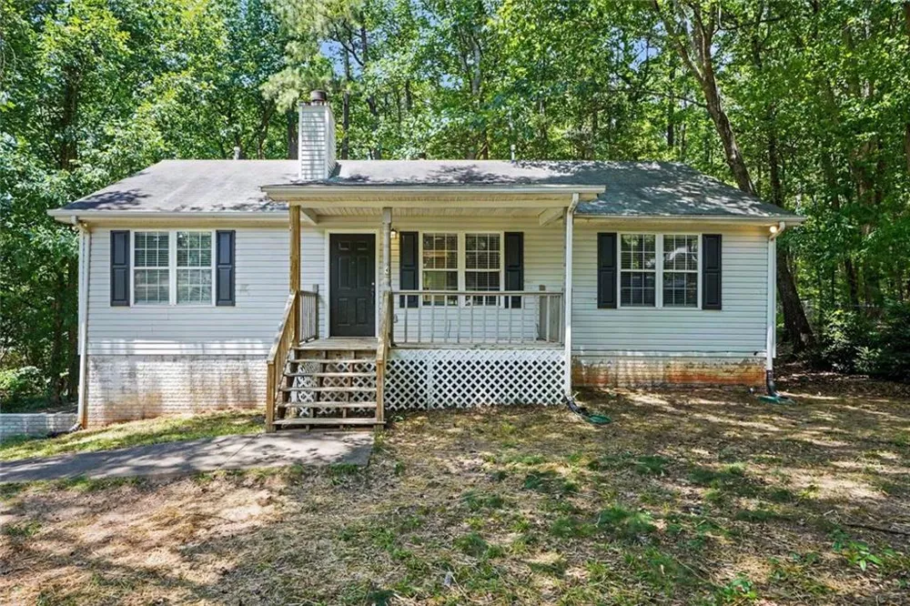 240 Spring Circle Senoia, GA 30276