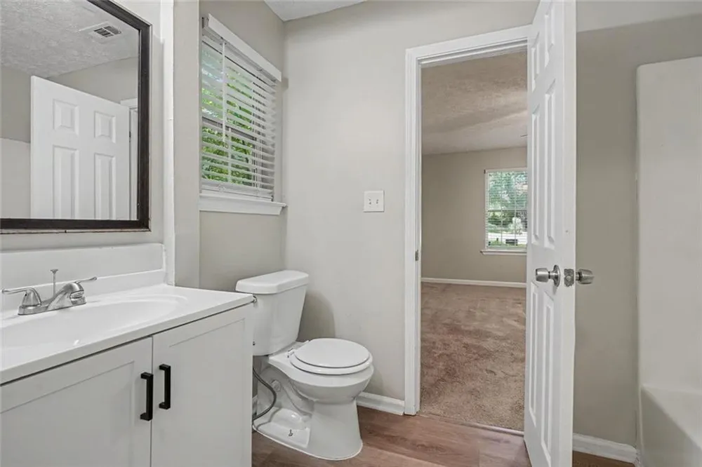 240 Spring Circle Senoia, GA 30276