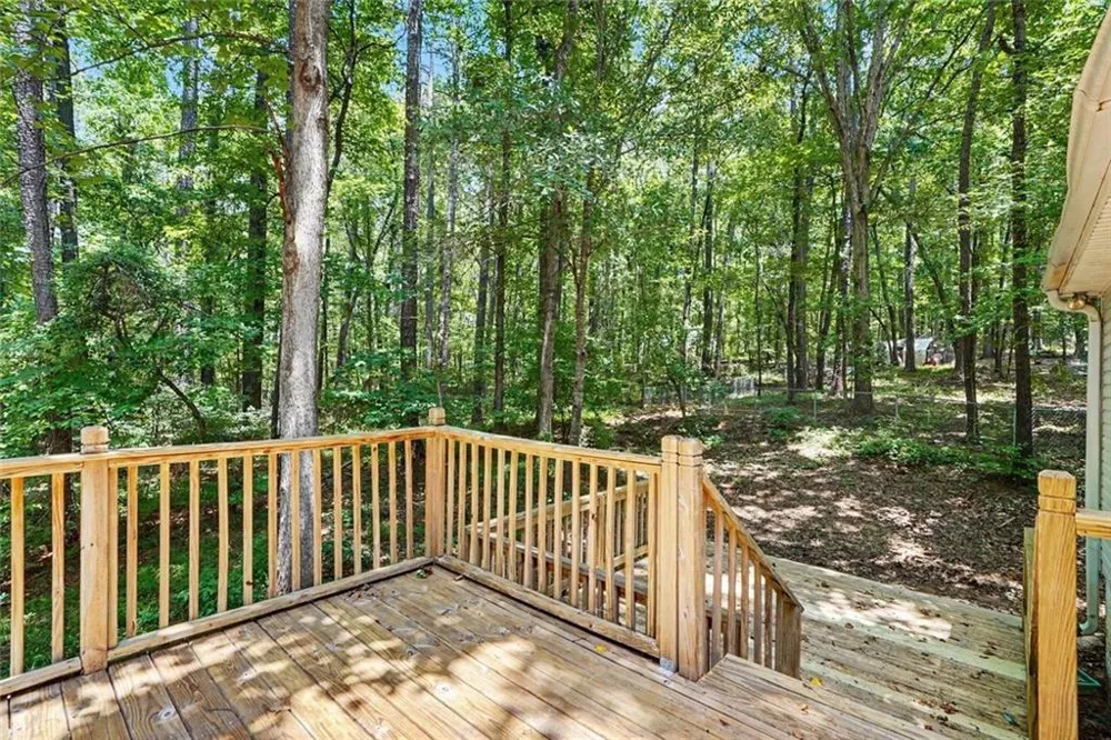 240 Spring Circle Senoia, GA 30276