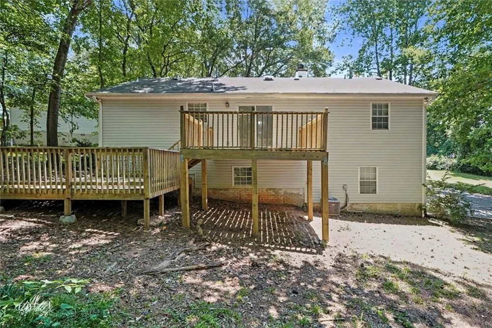 240 Spring Circle Senoia, GA 30276