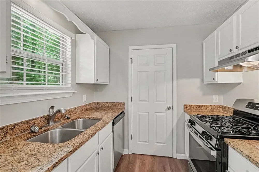 240 Spring Circle Senoia, GA 30276