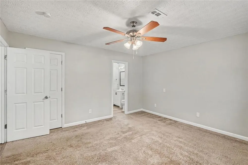 240 Spring Circle Senoia, GA 30276