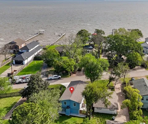 3802 Bayshore Drive