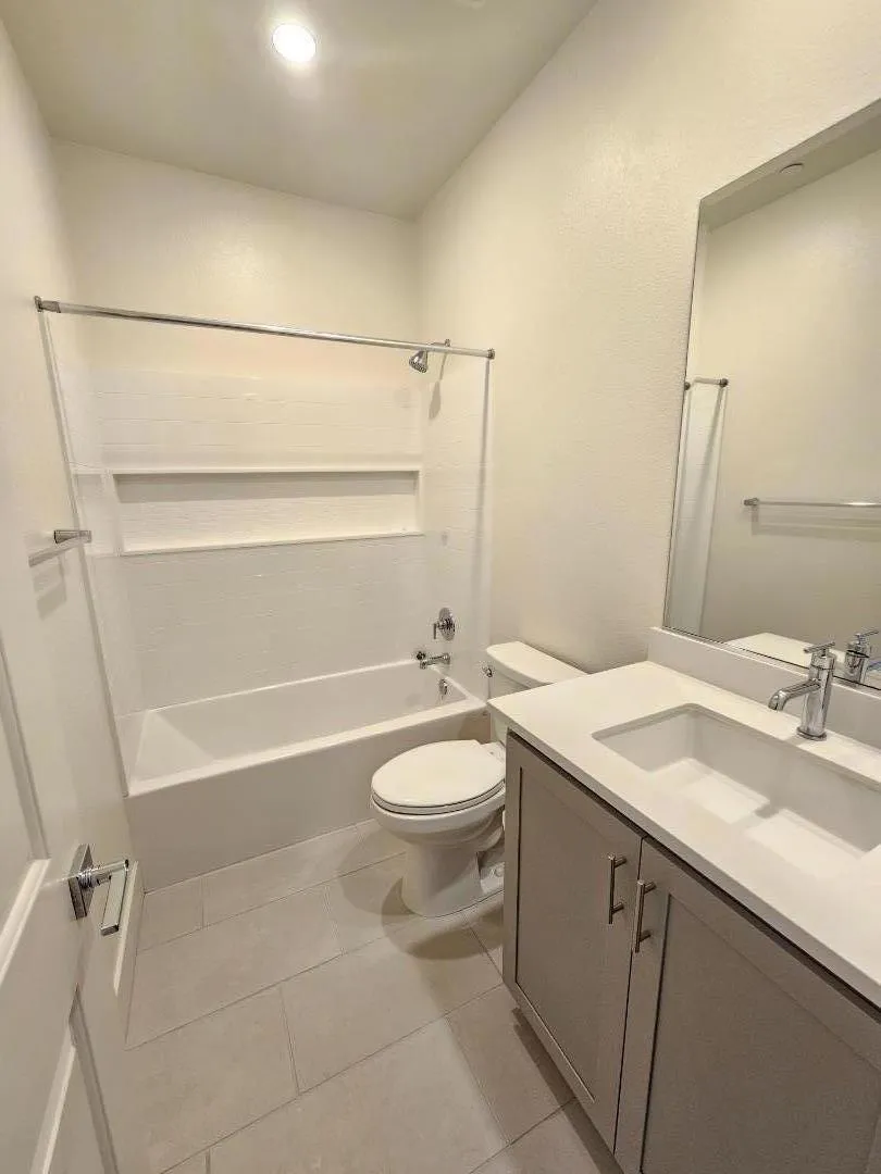 2130 Brighton Drive Hollister, CA 95023