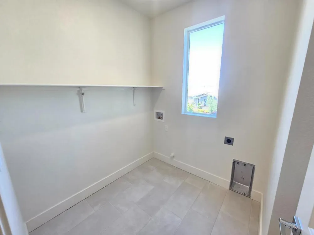 2130 Brighton Drive Hollister, CA 95023