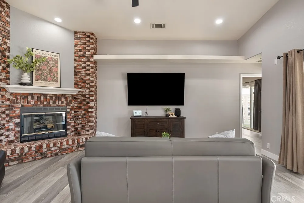 26249 Fleet Lane Helendale, CA 92342