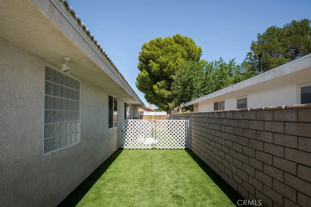 26249 Fleet Lane Helendale, CA 92342